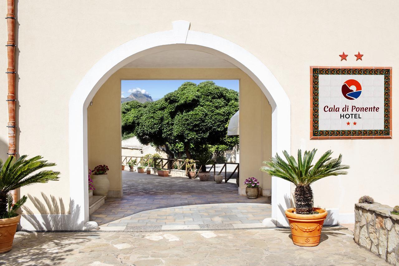 Cala Di Ponente Castelluzzo Exterior foto